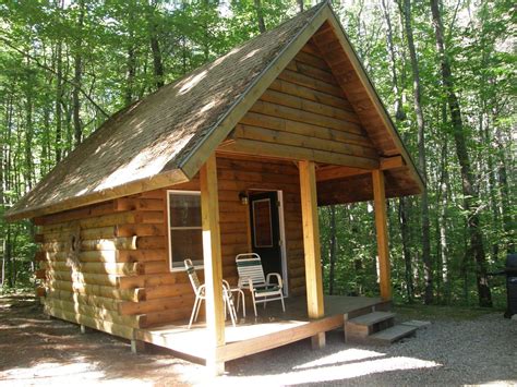 Little log cabin in the woods. colormusings: August 2010 | Cabins in the woods, Cabin ...