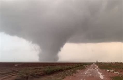 Tornadoes can be very destructive in nature with their speed ranging from 110mph to 300mph and most commonly, tornadoes are observed to occur in the tornado alley, ranging from the states of. The tornado outbreak sequence of May 2019 - U.S. Tornadoes