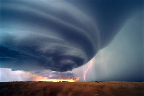 Wordless Wednesday - Stunning Storms | Booknvolume