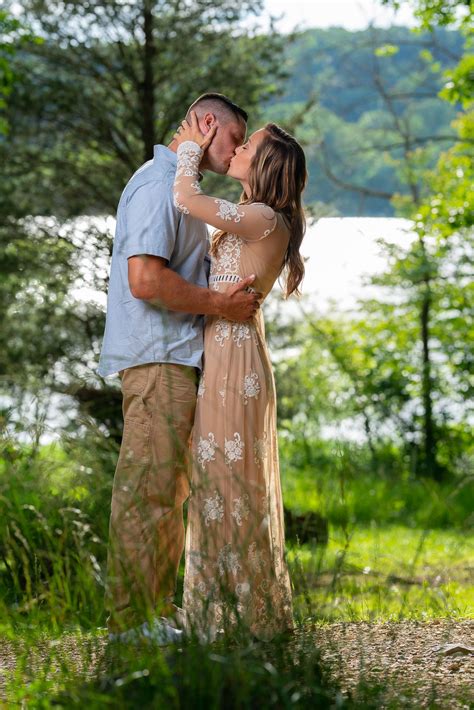 Woodsy Engagement Photo Ideas Outdoor Engagement Photo Ideas Romantic Engageme In 2020
