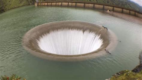 Californias Glory Hole Activated After Weeks Of Heavy Rain At Lake