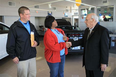 At 95 A Ford Salesman Keeps On Selling Metro