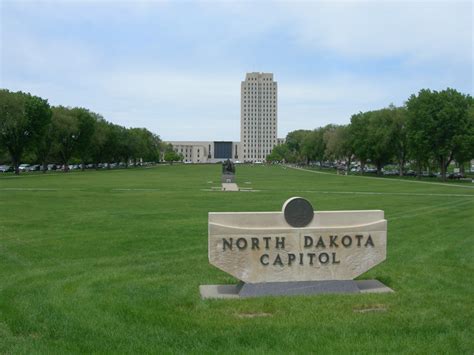 North Dakota State Capitol And Grounds Bismarck North Dakot Flickr