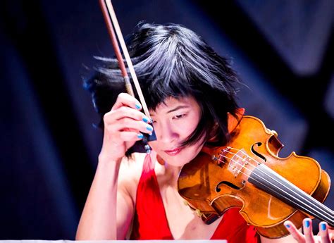 Review Jennifer Koh Asks 32 Musicians To Respond To Paganini The New