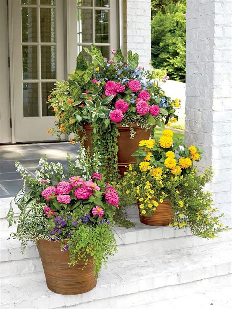 30 Colorful Spring Container Gardens In 2020 Container Gardening
