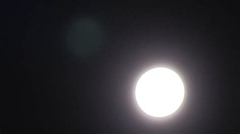 Watch Supermoon Lights Up The Night Sky In Worcestershire Metro Video