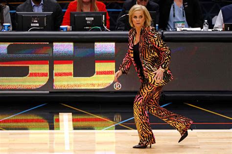 Lsu Women S Basketball Coach Kim Mulkey Wears Wild Courtside Outfits