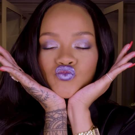Rihannas Fenty Beauty Holiday Makeup Tutorial Shows You How To Use