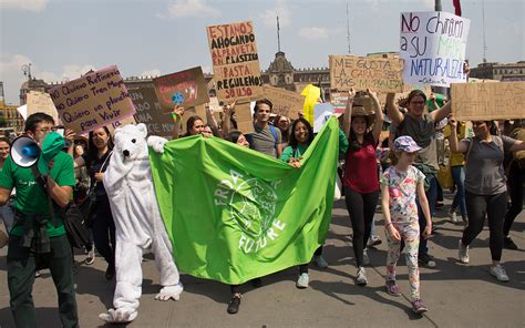 un viernes de protestas por el futuro ambiental de la humanidad pie de página