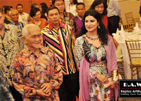 Kedah dato' seri ustaz haji azizan bin abdul razak pas 2. Ketua Menteri Sarawak ditendang isterinya dikhalayak ramai ...