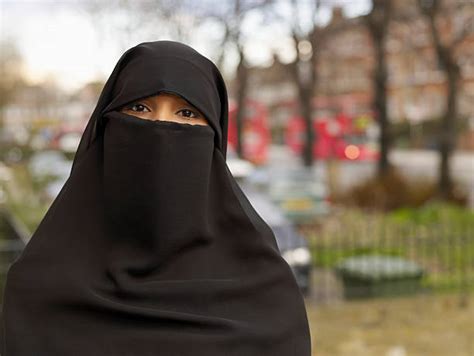 7 600 Burqa Photos Taleaux Et Images Libre De Droits Istock
