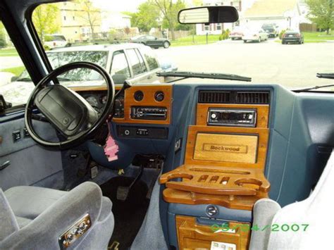 The owner says it he has replaced several things already and it runs perfectly fine. TopWorldAuto >> Photos of Chevrolet Van G20 - photo galleries