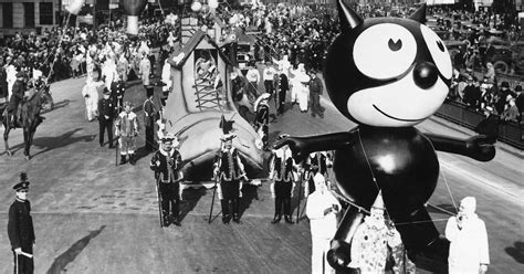 The Cat Is Back Felix Returns To Macys Thanksgiving Day Parade After 75 Years Huffpost
