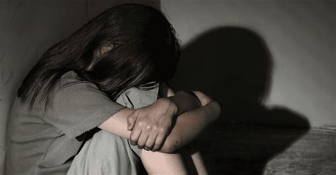 Reino Unido Pederasta que abusó de niña durante dos años recibió 72