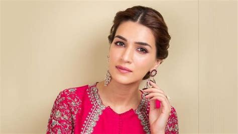 4 Times Kriti Sanon Showed Us Why Pink Should Be Dominating Your Wardrobe