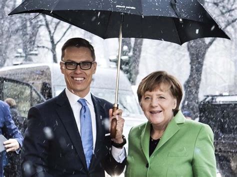 Merkel vaatii jutunjuurta hätäkokoukseen - Kreikka lupasi täydentää ...