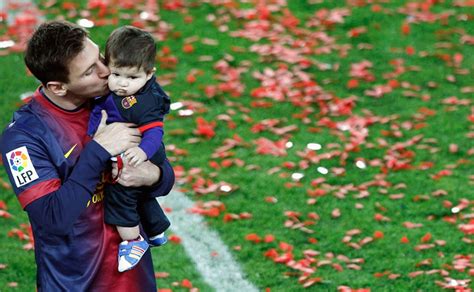 Images Messi Brings His Adorable Son Thiago To Barcas Celebrations