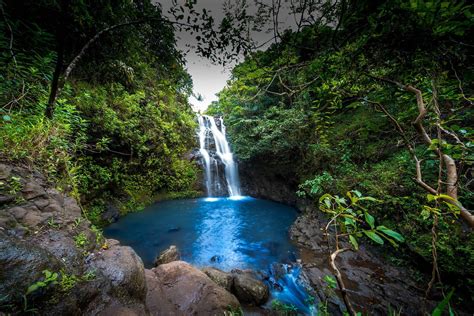 Waimano Falls In Hawaii Hd Wallpaper Background Image 2000x1335