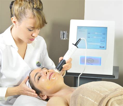 The Spa At Four Seasons Toronto Now Offers Pollogen Oxygeneo 3 In 1 Super Facial Treatment The