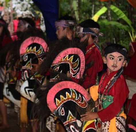 Kesenian Kuda Lumping Aneka Budaya