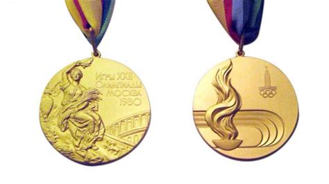Medal za miejsce trzecie wykonuje się ze stopu miedzi, cynku i . Władysław Kozakiewicz za 25 tys. dol. sprzedaje złoty ...