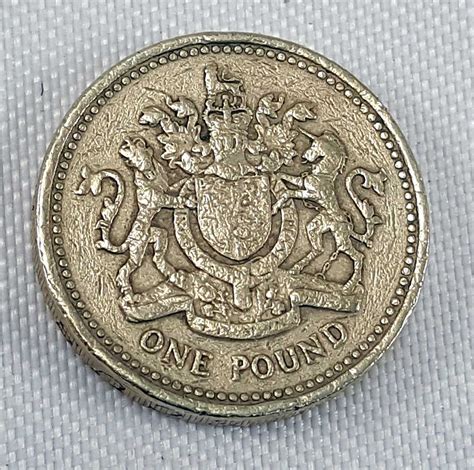 1983 Uk Great Britain One Pound Coin Elizabeth Ii Good Circulated