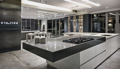 Showroom Modern Luxury Kitchen Luxury Kitchens Modern Kitchen