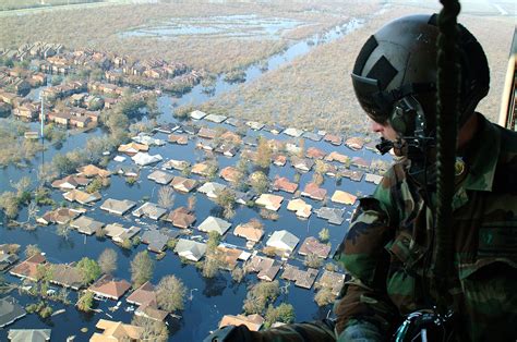10 Gripping Images Of Hurricane Katrina On Its 10 Year Anniversary