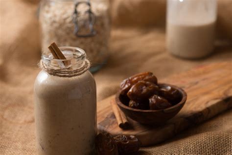 These organic oatmeal cups feature tasty blends of wholesome organic ingredients, including gluten free oats, flaxseeds, chia seeds, fruits, nuts, and. Oatmeal Cookie Smoothie Recipe from Bob's Red Mill ...