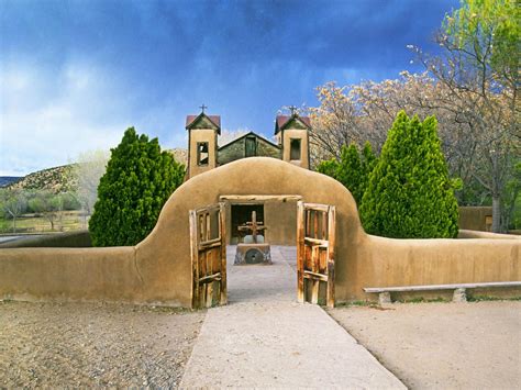 Santa Fe & Taos: Walking New Mexico (Easy/Moderate) — Join VBT and