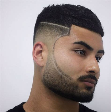 50 Taper Fade Haircuts For Men Who Want To Look Elegant 85a