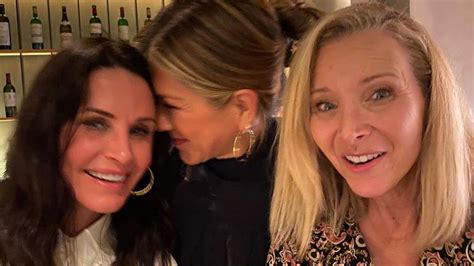The latest tweets from @courtney "Friends"-Reunion: Courteney, Jen und Lisa wieder zusammen ...