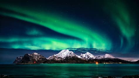 Download Wallpaper 3840x2160 Aurora Borealis Green Lights Sky Night