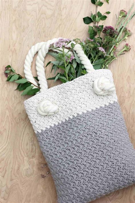 Easy Modern Free Crochet Bag Pattern For Beginners