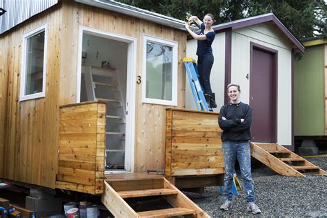 Tiny Houses For Homeless Seattle Seattle Teens Help Build Tiny Homes