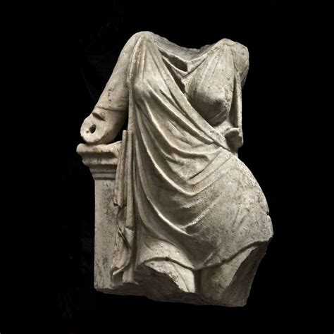 What Kinds Of Clothes Did Ancient Women Wear Antique Sculpture