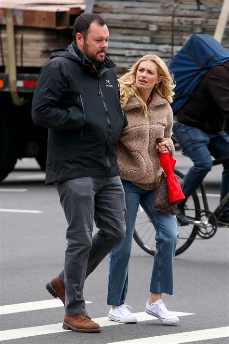 Beth Behrs And Husband Michael Gladis Steps Out For A Walk In New York City