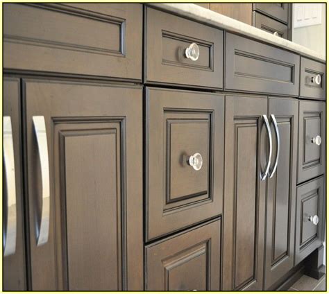 Crystal kitchens offers the best custom kitchen cabinets in surrey. Kitchen Cabinets With Crystal Knobs | online information
