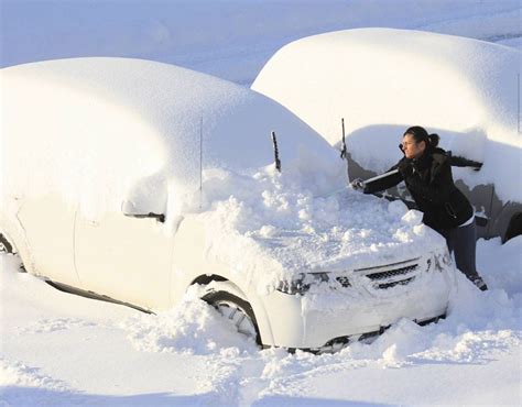 Snow Buried Cars Us Snow Chaos In Pictures Pictures Pics