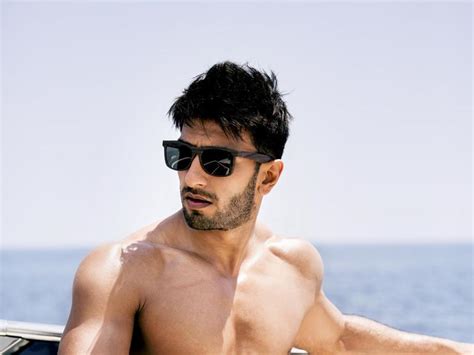 Befikre Ranveer Singh Is Extremely Comfortable With Nudity Bollywood Hindustan Times