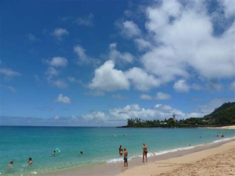 Cliff Jumping At Waimea Bay Things To Do The Oahu Insider