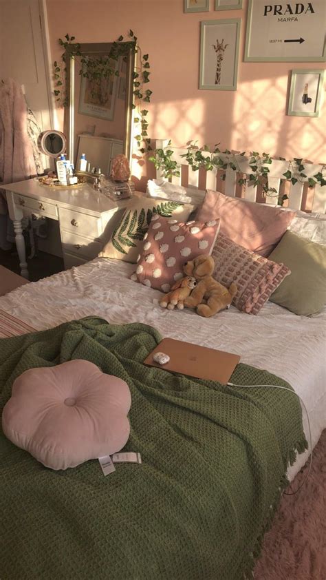Pink And Green Bedroom Bedroom Interior Bedroom Makeover Room