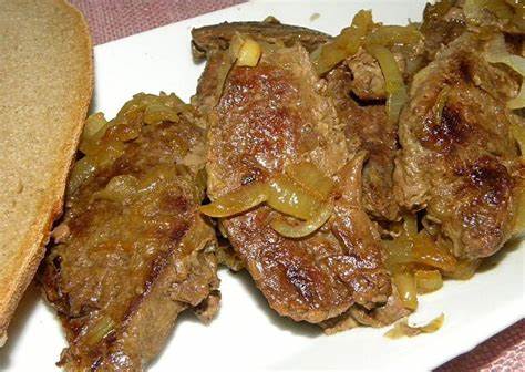 Говяжья печень с луком рецепт  Картинка - Говяжья печень с луком рецепт