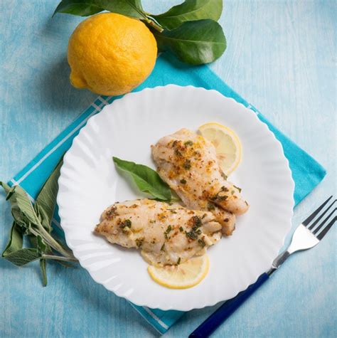 Recette merlu cuit au court - bouillon
