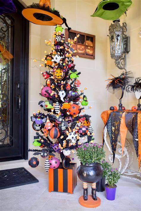 30 Tree Decorations For Halloween