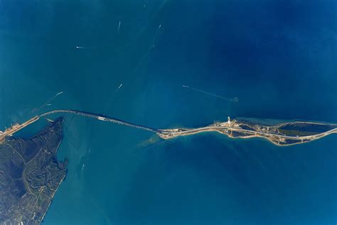 Pont De Crimée Le Monde
