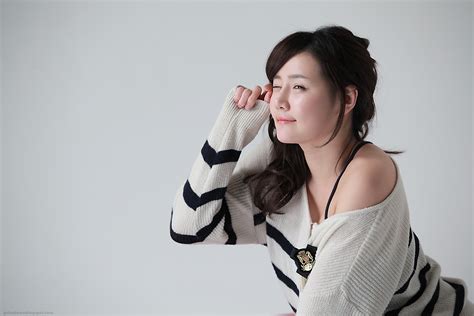 sweater-school-girl-han-ga-eun-cute-girl-asian-girl-korean-girl-japanese-girl-chinese-girl