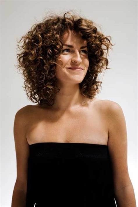 Medium Curly Hairstyles These 40 Styles Are The Hottest