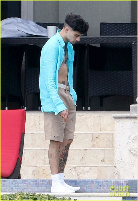 Zayn Malik Goes Shirtless For Mini Photo Shoot In Miami Photo 58011 Hot Sex Picture