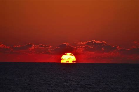 Sunrise Over The Ocean At Shirley Ny Sunrise Ocean Sunset
